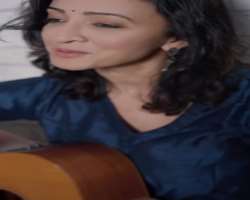 Besides acting, she is also interested in singing and playing guitar.